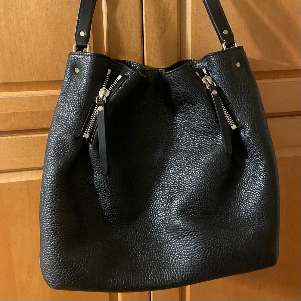 Authentic Burberry Maidstone Large Leather Tote - Picture 4 of 14